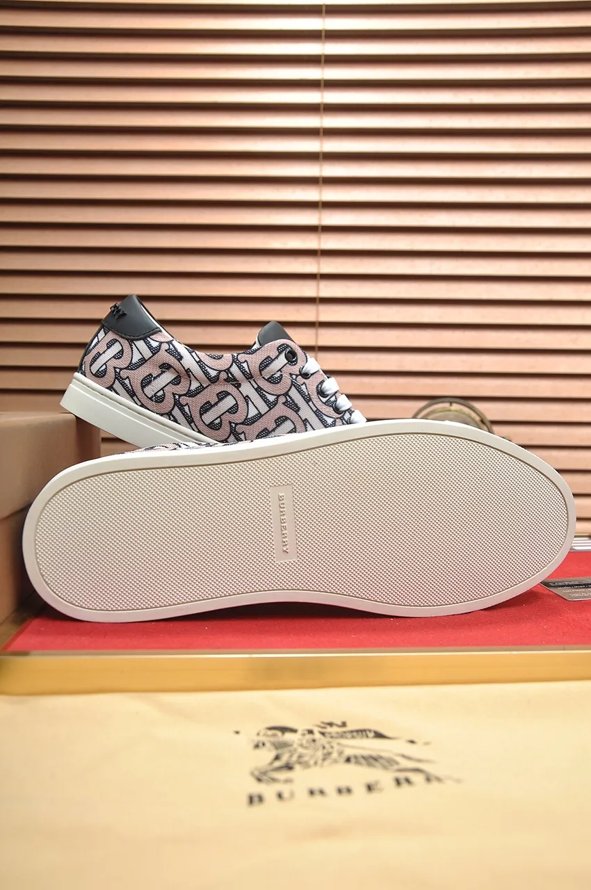 Men's shoes💰480💶[Burberry] (cowhide lining) classic low-top sneakers｜Imported cowhide with classic plaid fabric｜Cow leather lining｜Original outsole｜Fine workmanship and comfortable to wear Size: 38-44 (customized at 45)